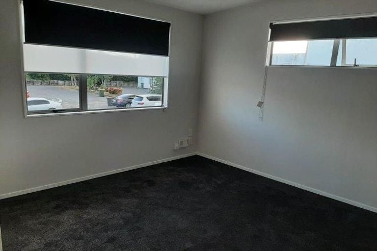 Photo of property in 1/3 Hulme Place, Henderson, Auckland, 0612