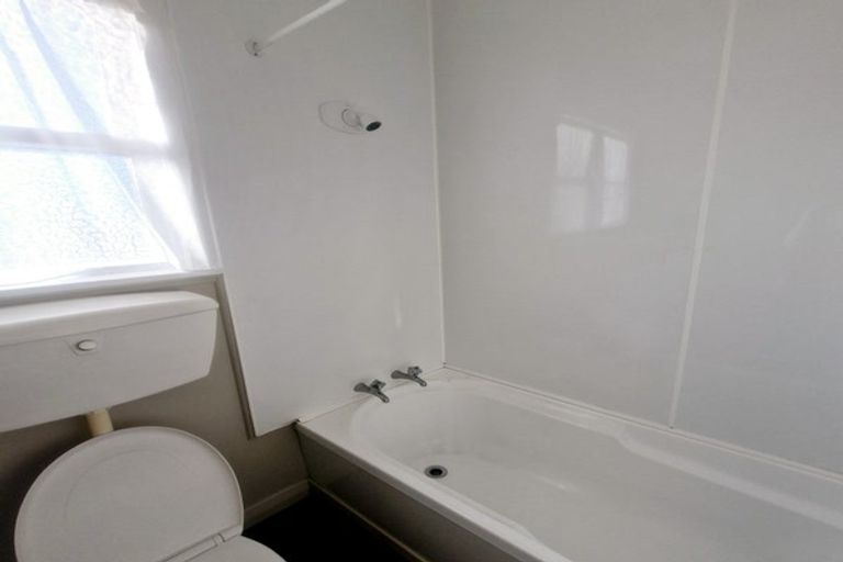 Photo of property in 192 Rathgar Road, Henderson, Auckland, 0610