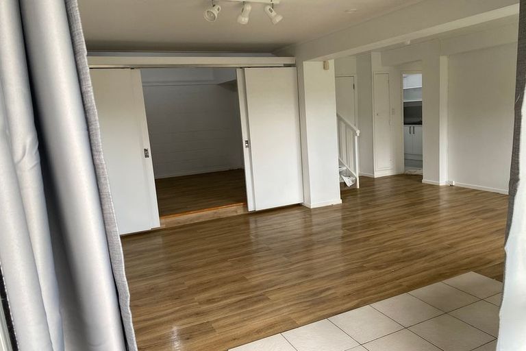 Photo of property in 70 Robbies Road, Shelly Park, Auckland, 2014