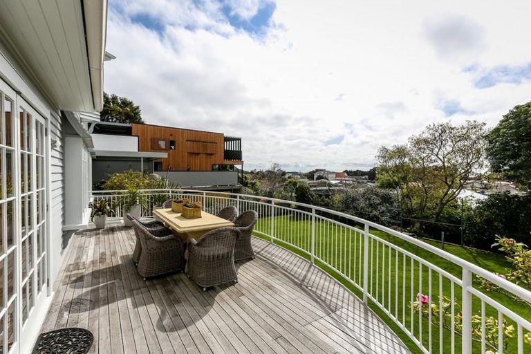 Photo of property in 39 Fillis Street, New Plymouth, 4310