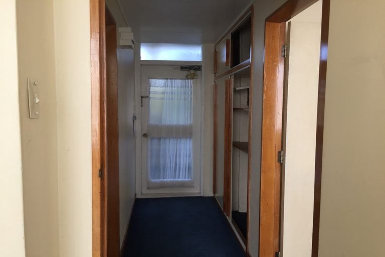 Photo of property in Beresford Apartments, 4/118 Russell Terrace, Berhampore, Wellington, 6023