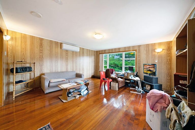 Photo of property in 27 Kohekohe Street, New Lynn, Auckland, 0600