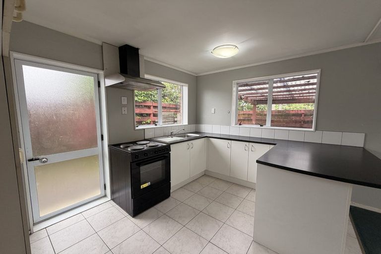 Photo of property in 21 Royal Road, Massey, Auckland, 0614