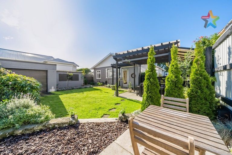 Photo of property in 35 Cuba Street, Petone, Lower Hutt, 5012