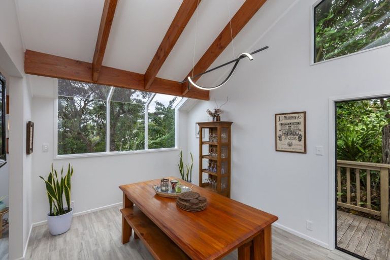 Photo of property in 20 Tiromoana Road, Raumati South, Paraparaumu, 5032