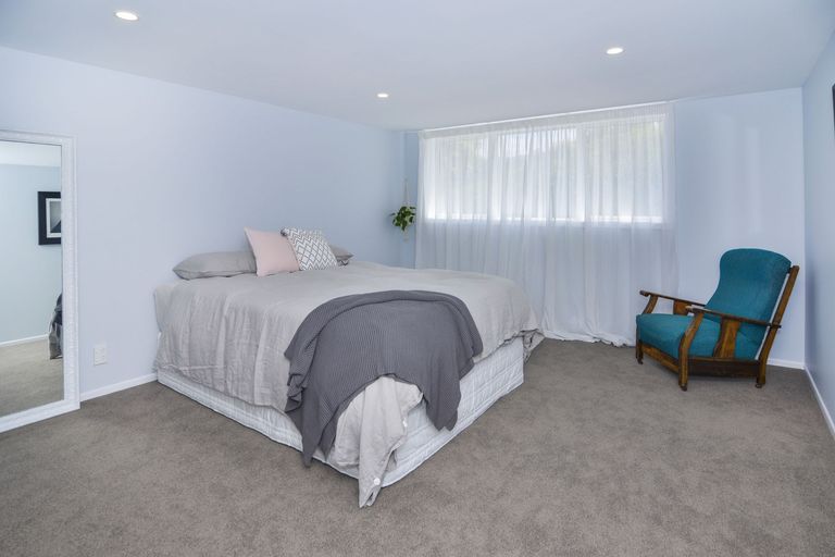 Photo of property in 22 Rimutaka Place, Titirangi, Auckland, 0604