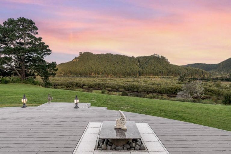 Photo of property in 82 Opoutere Road, Whangamata, 3691