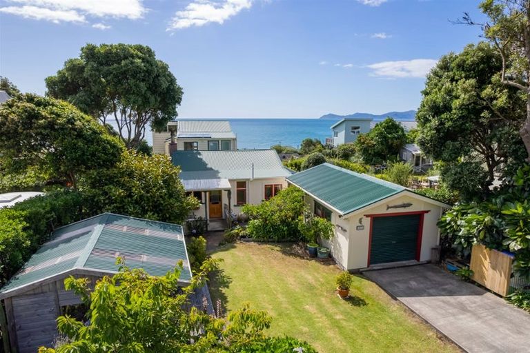 Photo of property in 81 Wellington Road, Paekakariki, 5034