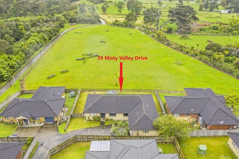 Photo of property in 39 Misty Valley Drive, Henderson, Auckland, 0612