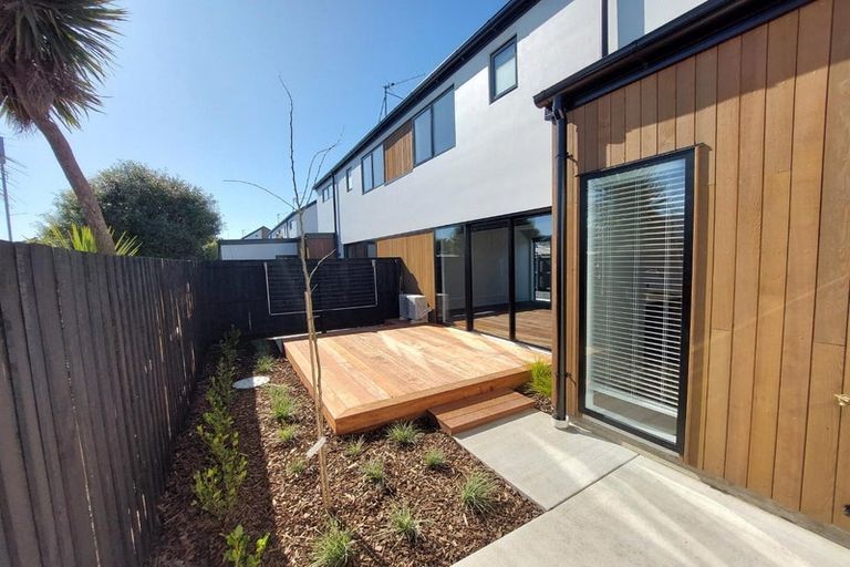 Photo of property in 5/63 Waltham Road, Sydenham, Christchurch, 8023