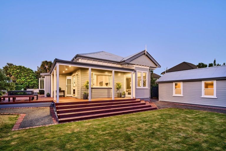 Photo of property in 5a Heretaunga Street, Petone, Lower Hutt, 5012