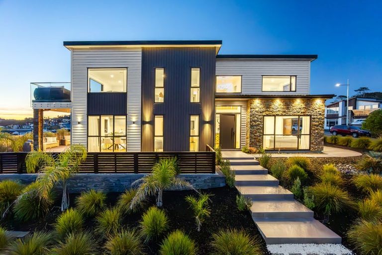 Photo of property in 73 Headsail Drive, Long Bay, Auckland, 0630