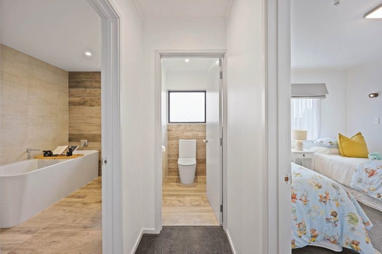 Photo of property in 5 Vintage Drive, Henderson, Auckland, 0612