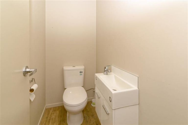 Photo of property in 3/102 Old Farm Road, Hamilton East, Hamilton, 3216