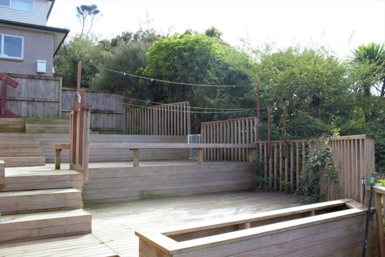 Photo of property in 76a Tamahere Drive, Glenfield, Auckland, 0629