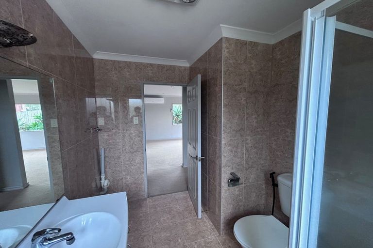 Photo of property in 42 Ballymore Drive, Pinehill, Auckland, 0632