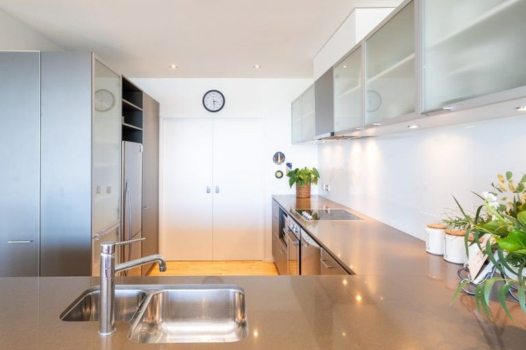 Photo of property in 305/7 Humber Street, Pandora, Napier, 4110