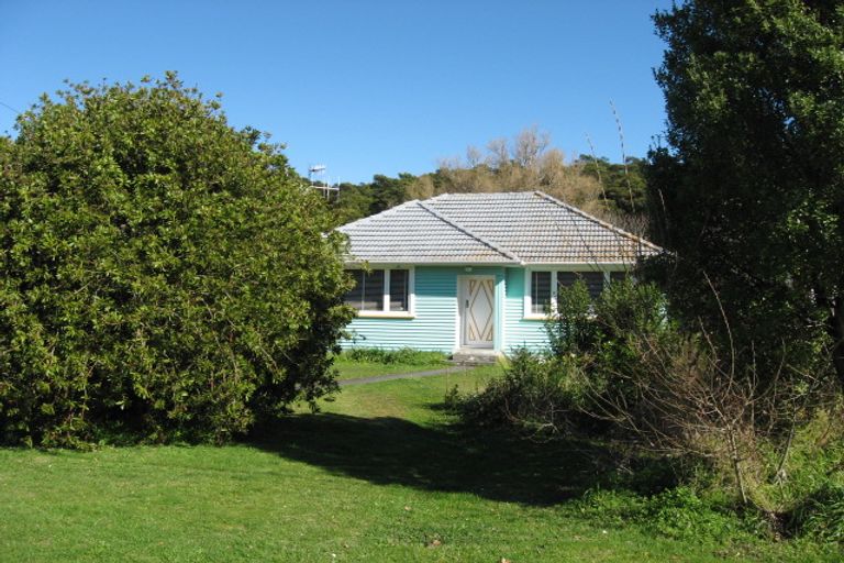Photo of property in 42 Dover Road, Wainuiomata, Lower Hutt, 5014