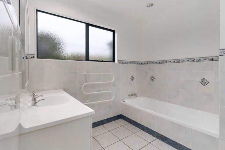 Photo of property in 205 Valley Views, Fitzherbert, Palmerston North, 4472