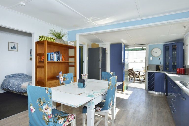 Photo of property in 4 Tarakihi Crescent, Mahia, Nuhaka, 4198