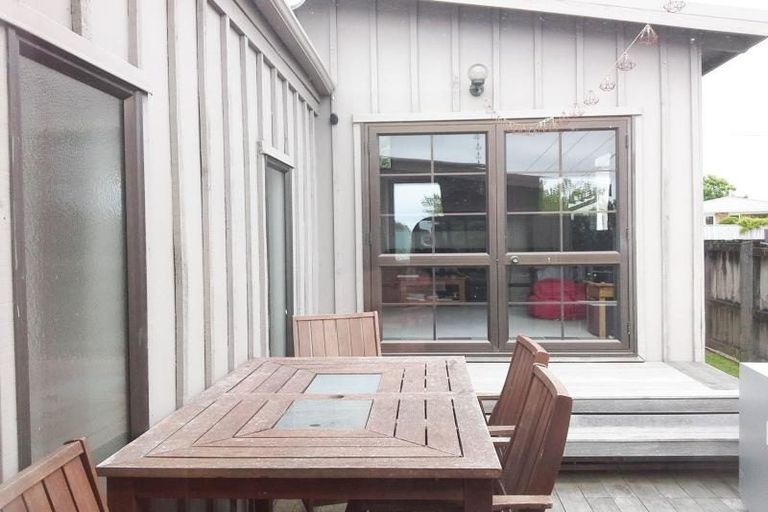Photo of property in 259 Huatoki Street, Upper Vogeltown, New Plymouth, 4310
