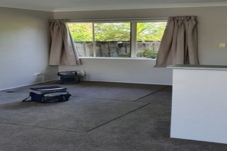Photo of property in 1/2 Doment Crescent, Orewa, 0931
