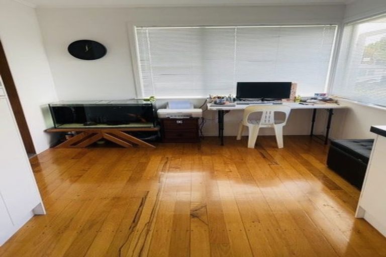 Photo of property in 87 Ennis Avenue, Pakuranga Heights, Auckland, 2010