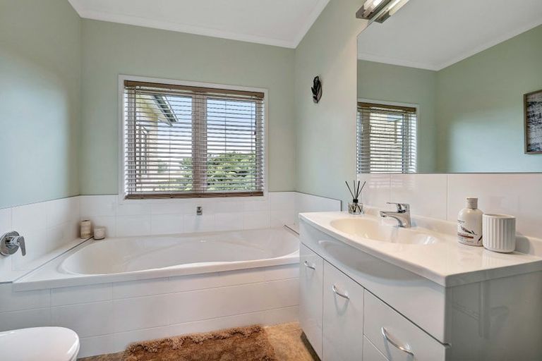 Photo of property in 40 Maunga Heights, Hurworth, New Plymouth, 4371