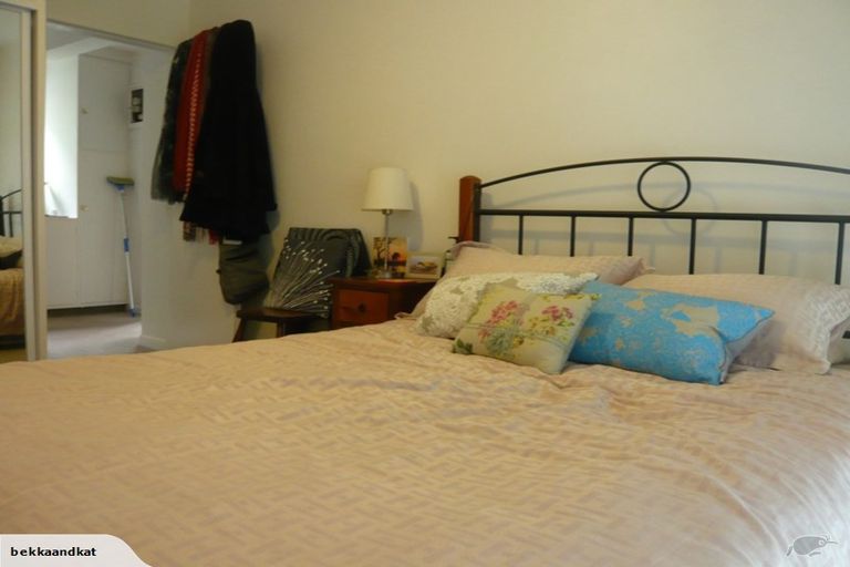 Photo of property in 5 Finnimore Terrace, Vogeltown, Wellington, 6021