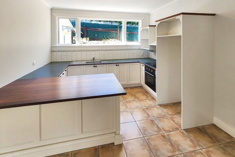 Photo of property in 1 Clyde Road, Bluff Hill, Napier, 4110