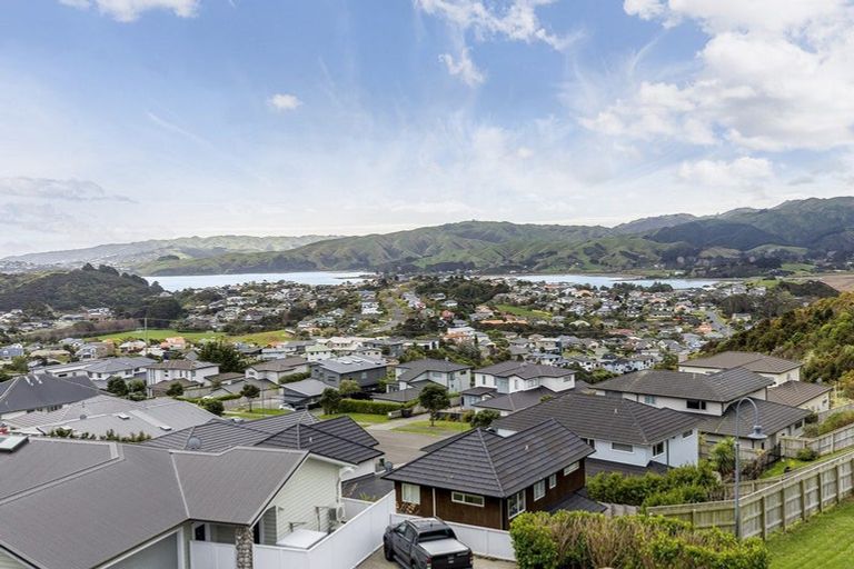 Photo of property in 75 Endeavour Drive, Whitby, Porirua, 5024