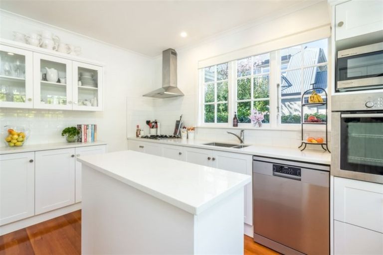 Photo of property in 11 Joyce Crescent, Ilam, Christchurch, 8041