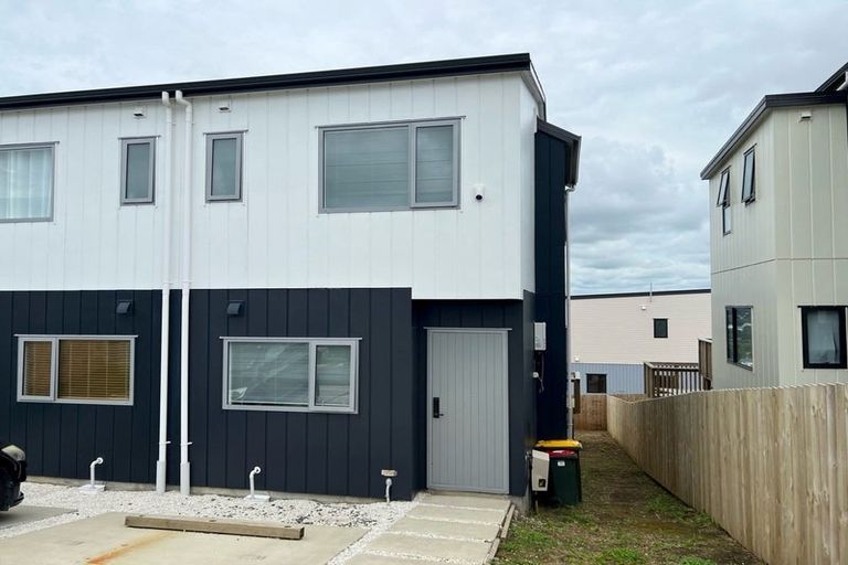 Photo of property in 11a Crestview Rise, Papakura, 2110