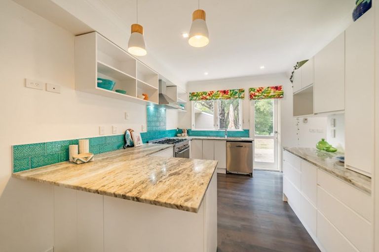 Photo of property in 62a Chatsworth Road, Silverstream, Upper Hutt, 5019