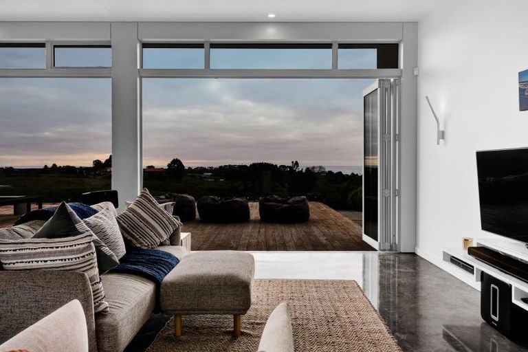 Photo of property in 11 Wilson Road, Urenui, 4375