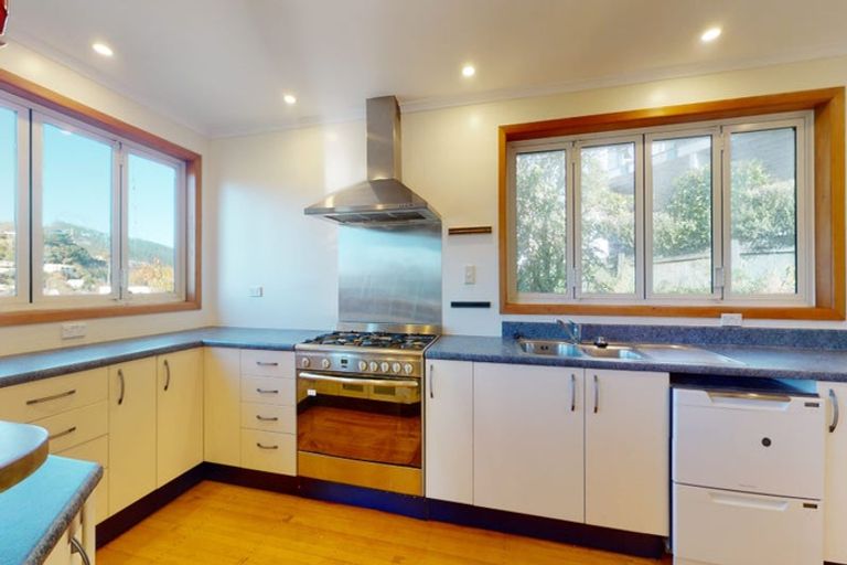 Photo of property in 10 Khouri Avenue, Karori, Wellington, 6012