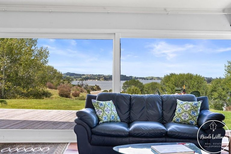 Photo of property in 275 Metcalfe Road, Matakohe, 0593