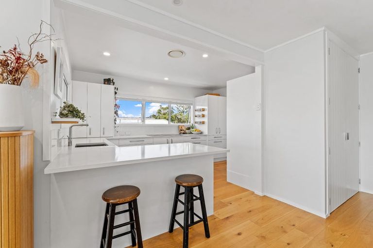 Photo of property in 45 Vipond Road, Stanmore Bay, Whangaparaoa, 0932