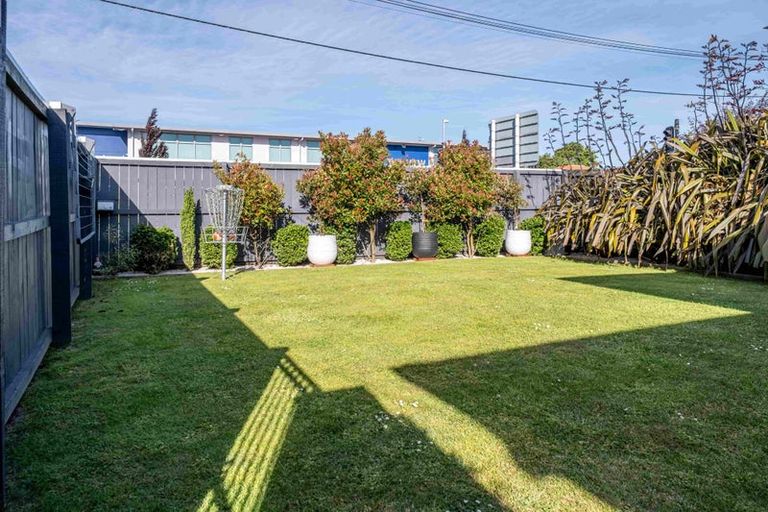 Photo of property in 1/135 Wilsons Road, Saint Martins, Christchurch, 8022