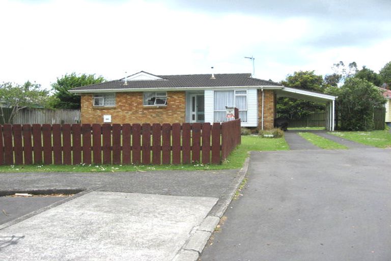 Photo of property in 2 Gypsy Moth Place, Rosehill, Papakura, 2113