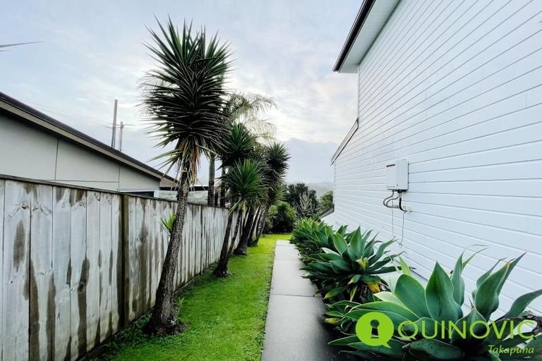 Photo of property in 114 Kittiwake Drive, Schnapper Rock, Auckland, 0632