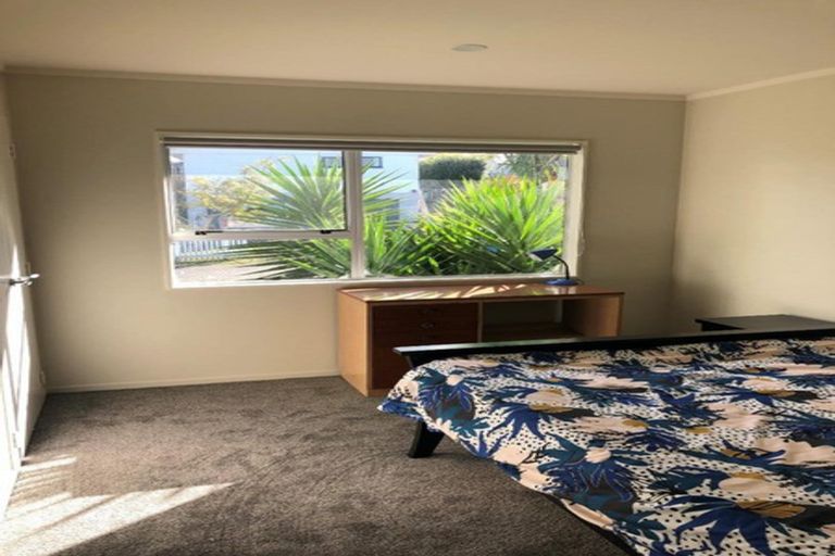 Photo of property in 115 Athena Drive, Totara Vale, Auckland, 0629