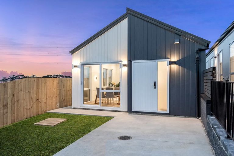 Photo of property in 38 Horokaka Street, Massey, Auckland, 0614