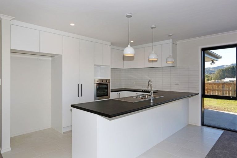 Photo of property in 2 Lippiatt Crescent, Pokeno, 2402