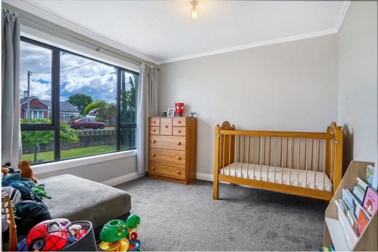 Photo of property in 33 Mary Street, Winton, 9720