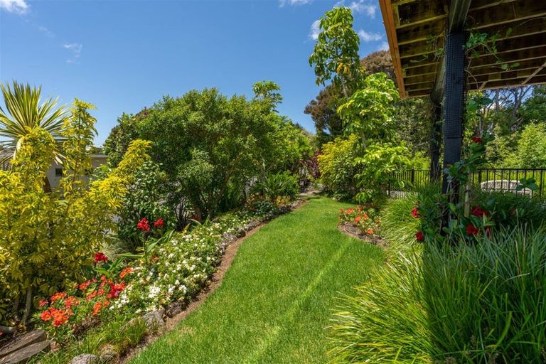 Photo of property in 33 Hihitahi Rise, Paihia, 0200