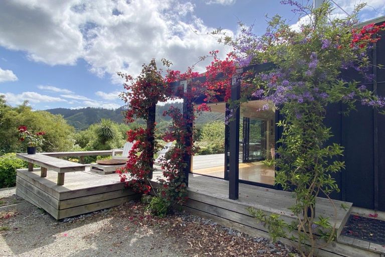 Photo of property in 29 Mountain View Drive, Manakau, Otaki, 5583
