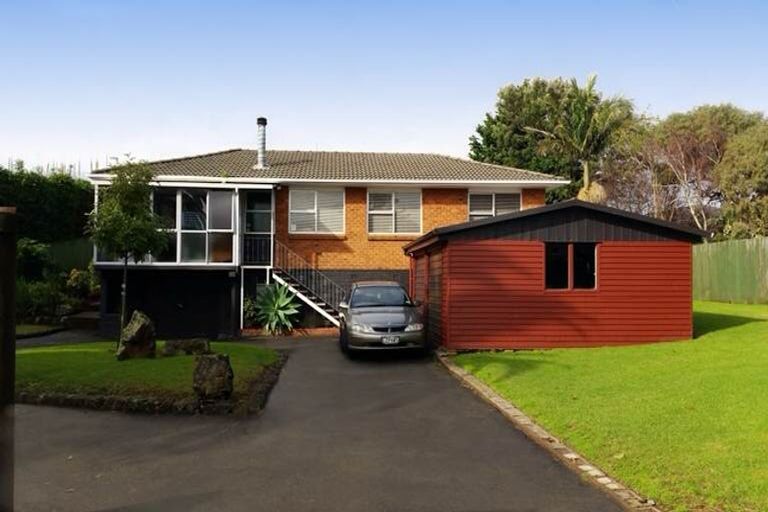 Photo of property in 15 Ashcroft Avenue, Mangere Bridge, Auckland, 2022