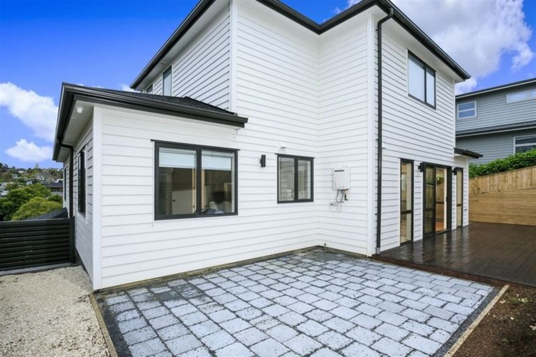 Photo of property in 7a Heathcote Road, Castor Bay, Auckland, 0620