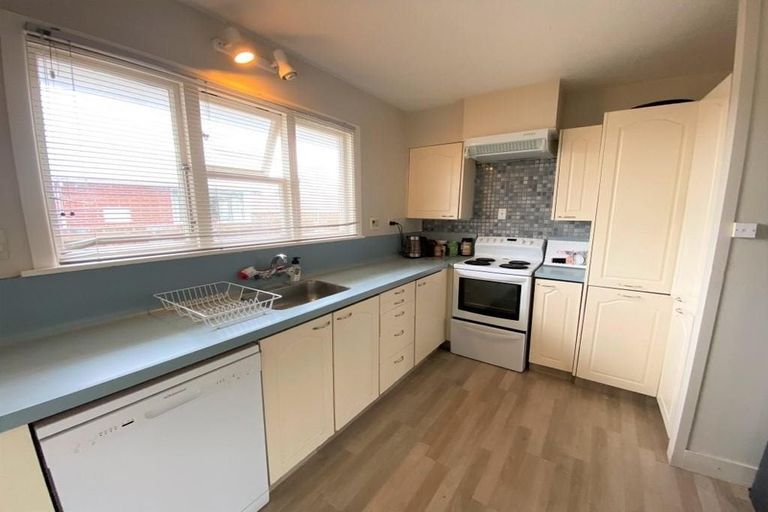 Photo of property in 31 Martbern Crescent, Bishopdale, Christchurch, 8053